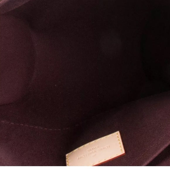 RARE NEW MODEL Louis Vuitton Saint Cloud Crossbody - Picture 3 of 7